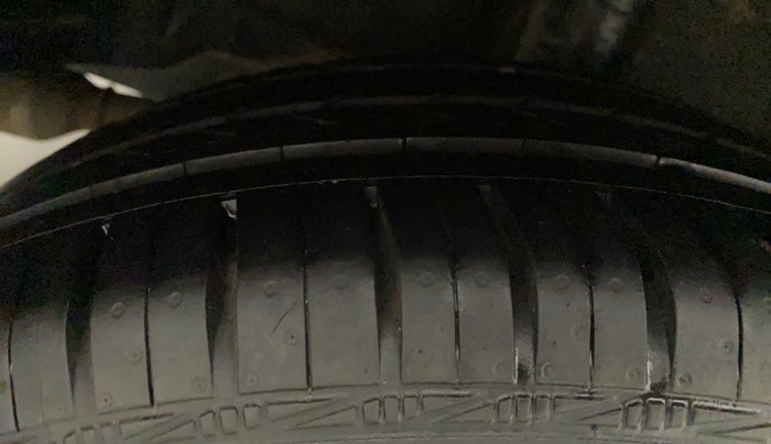 2014 Toyota Etios V, Petrol, Manual, 61,733 km, Right Rear Tyre Tread