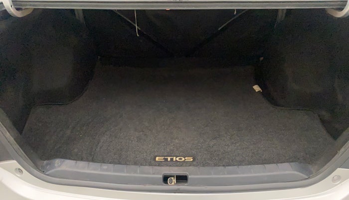 2014 Toyota Etios V, Petrol, Manual, 61,733 km, Boot Inside