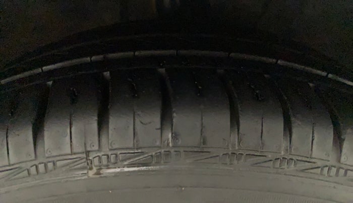 2014 Toyota Etios V, Petrol, Manual, 61,733 km, Right Front Tyre Tread