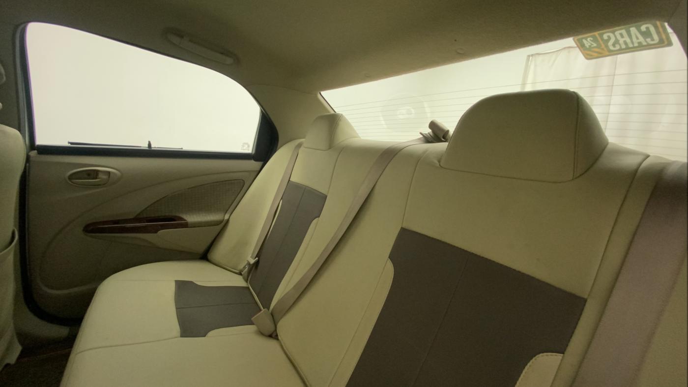 2014 Toyota Etios V, Petrol, Manual, 61,733 km, Right Side Rear Door Cabin