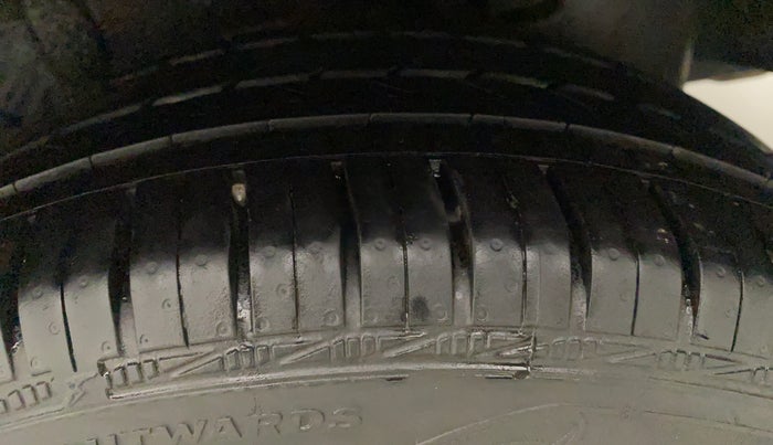 2014 Toyota Etios V, Petrol, Manual, 61,733 km, Left Rear Tyre Tread