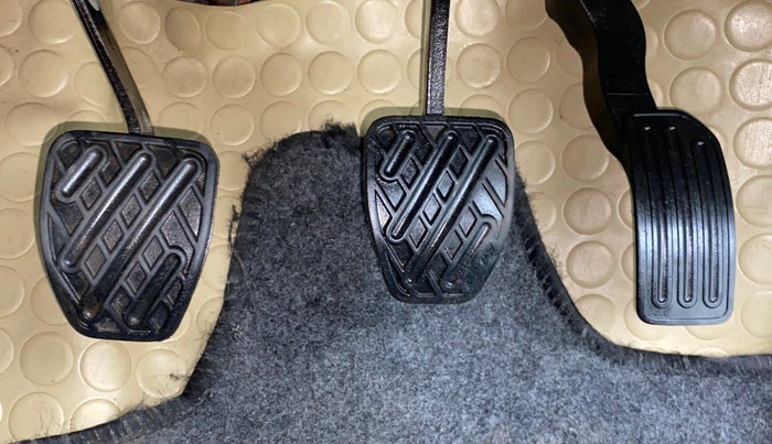 2015 Nissan Micra Active XL, Petrol, Manual, 48,865 km, Pedals