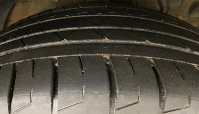 2019 Mahindra XUV300 1.5 W6 MT, Diesel, Manual, 59,235 km, Right Front Tyre Tread