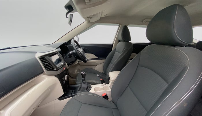 2019 Mahindra XUV300 1.5 W6 MT, Diesel, Manual, 59,235 km, Right Side Front Door Cabin