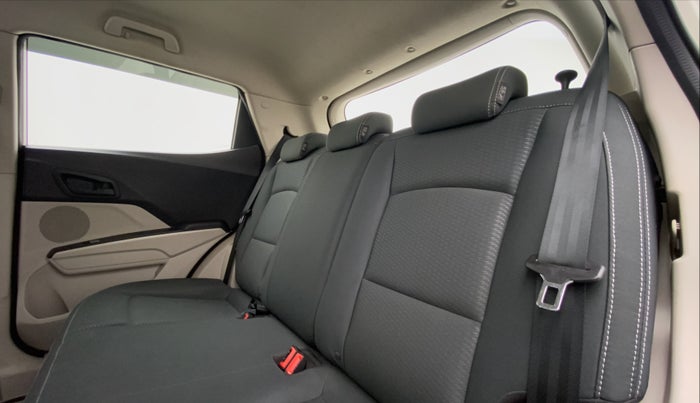 2019 Mahindra XUV300 1.5 W6 MT, Diesel, Manual, 59,235 km, Right Side Rear Door Cabin
