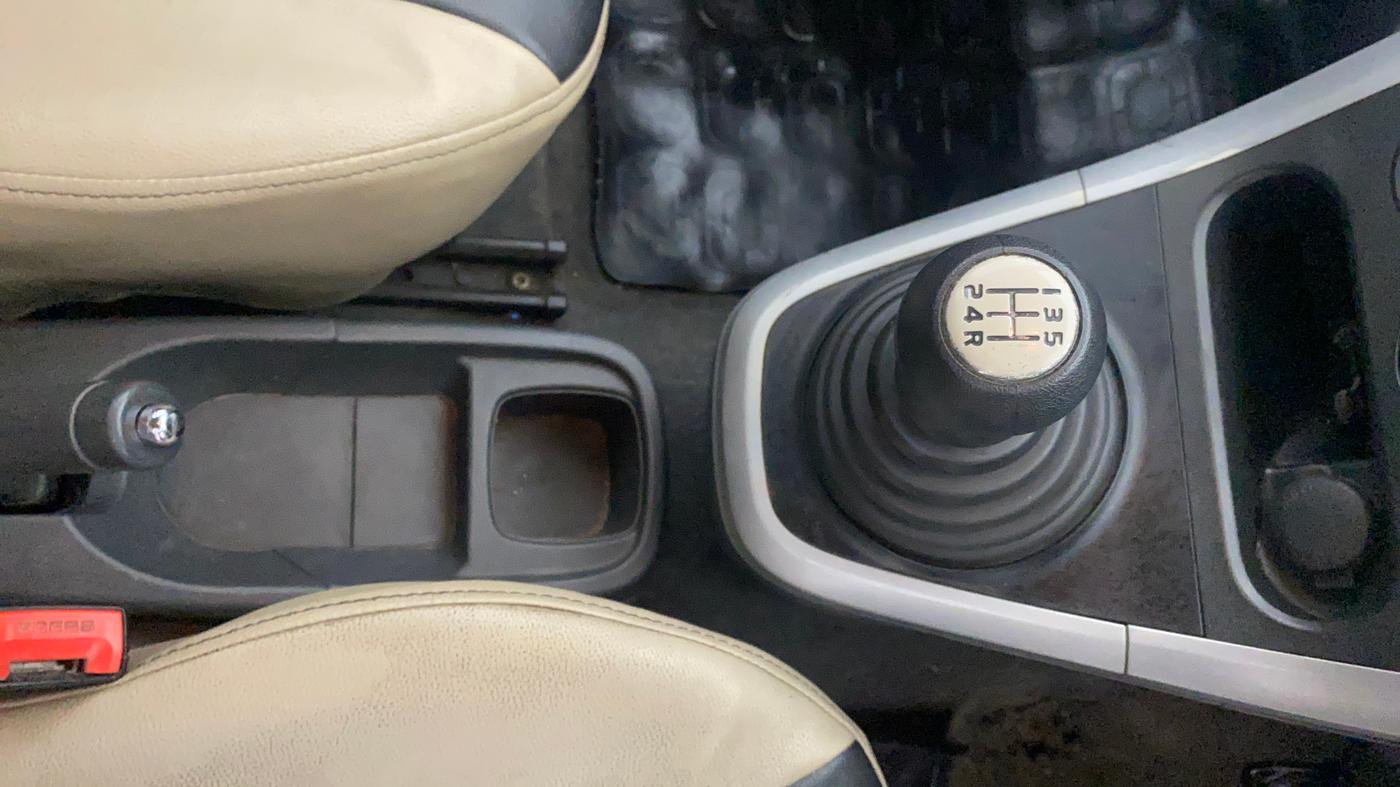 2015 Maruti Ritz VXI, CNG, Manual, 1,30,066 km, Gear Lever