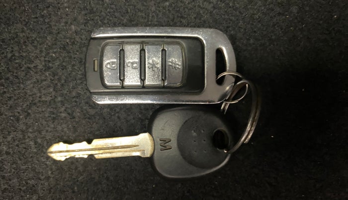 2019 Hyundai NEW SANTRO MAGNA AMT, Petrol, Automatic, 29,305 km, Key Close Up