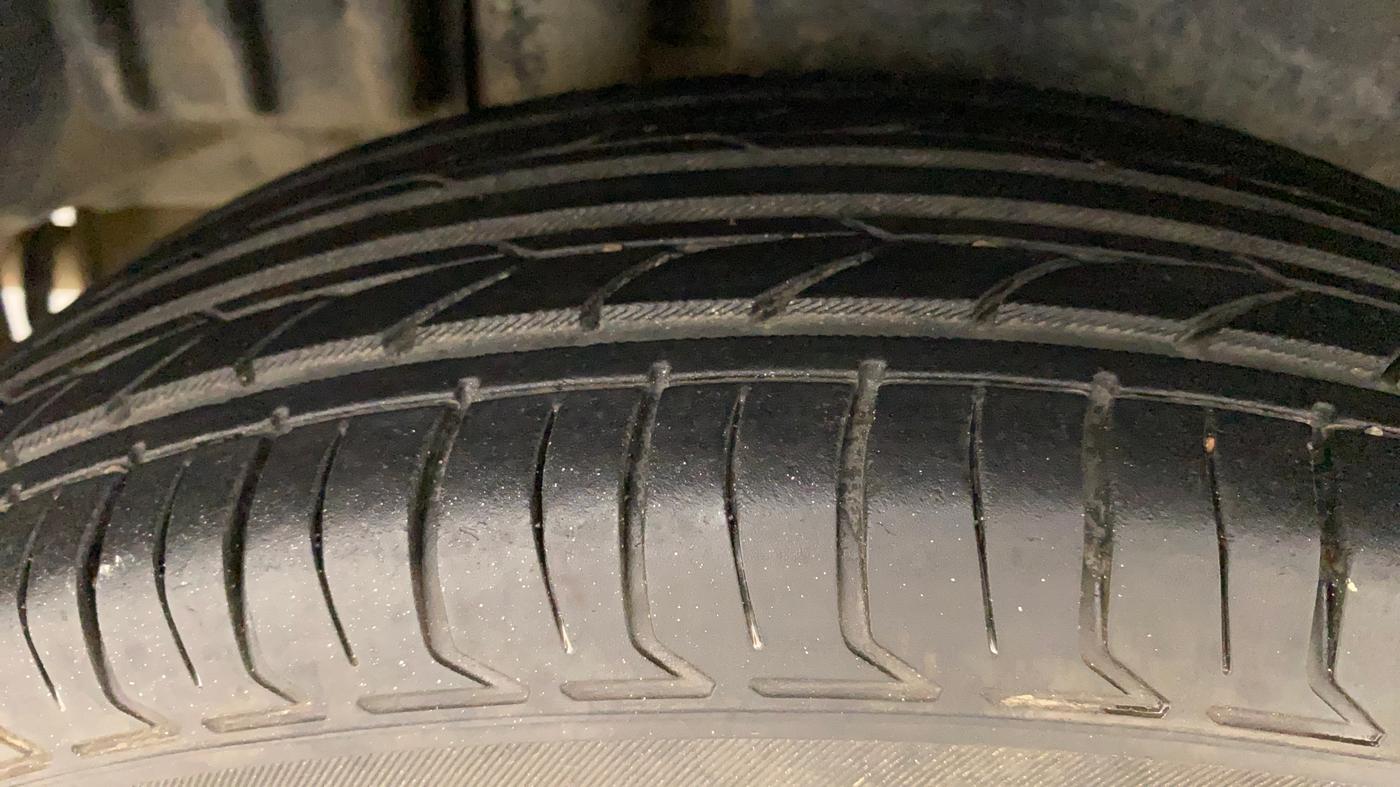 2012 Maruti Swift Dzire VXI, Petrol, Manual, 44,112 km, Right Rear Tyre Tread