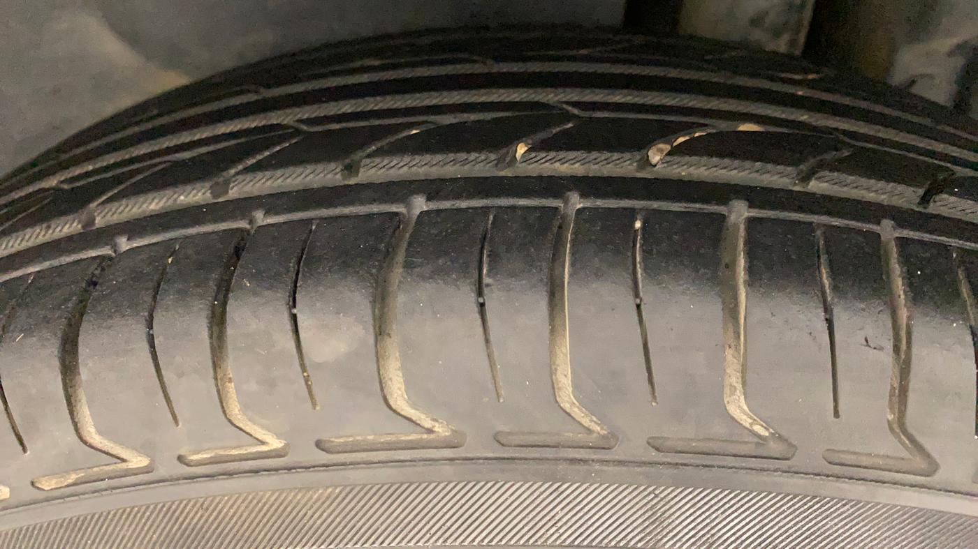 2012 Maruti Swift Dzire VXI, Petrol, Manual, 44,112 km, Left Rear Tyre Tread