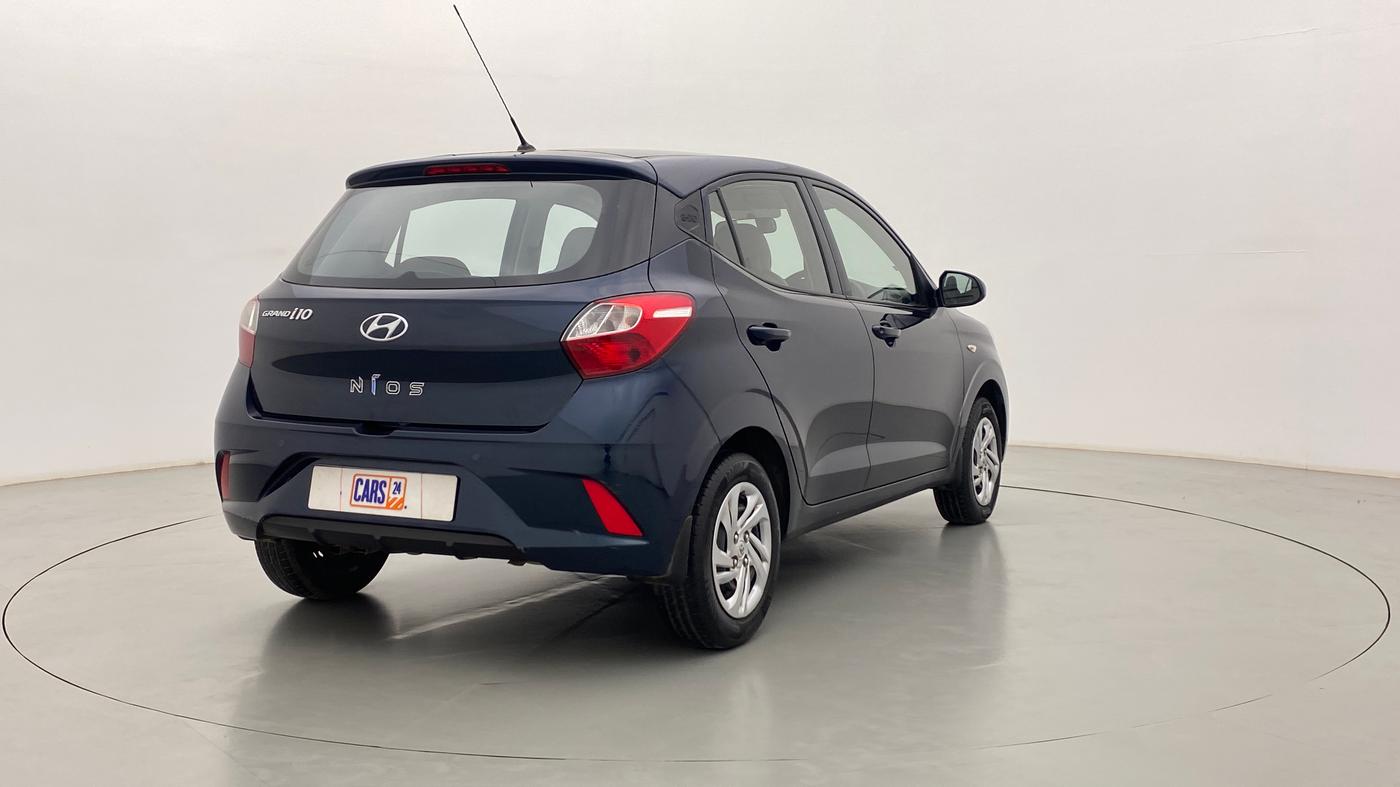 2022 Hyundai GRAND I10 NIOS MAGNA 1.2 MT, Petrol, Manual, 28,747 km, Right Back Diagonal