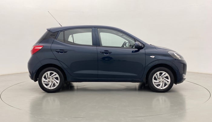 2022 Hyundai GRAND I10 NIOS MAGNA 1.2 MT, Petrol, Manual, 28,747 km, Right Side View