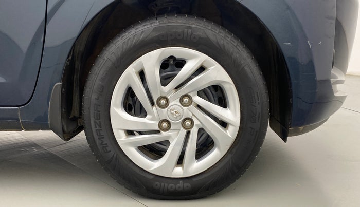 2022 Hyundai GRAND I10 NIOS MAGNA 1.2 MT, Petrol, Manual, 28,747 km, Right Front Wheel