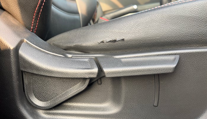 2021 KIA SONET HTX 1.0 IMT, Petrol, Manual, 1,12,203 km, Driver Side Adjustment Panel