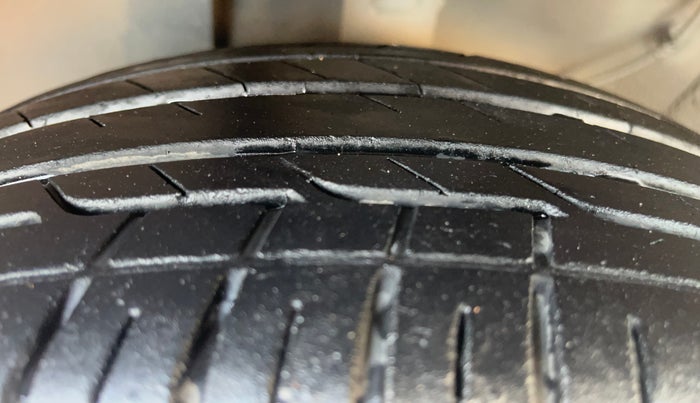 2021 KIA SONET HTX 1.0 IMT, Petrol, Manual, 1,12,203 km, Left Front Tyre Tread