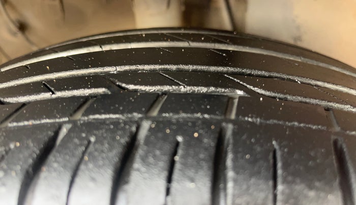2021 KIA SONET HTX 1.0 IMT, Petrol, Manual, 1,12,203 km, Right Front Tyre Tread