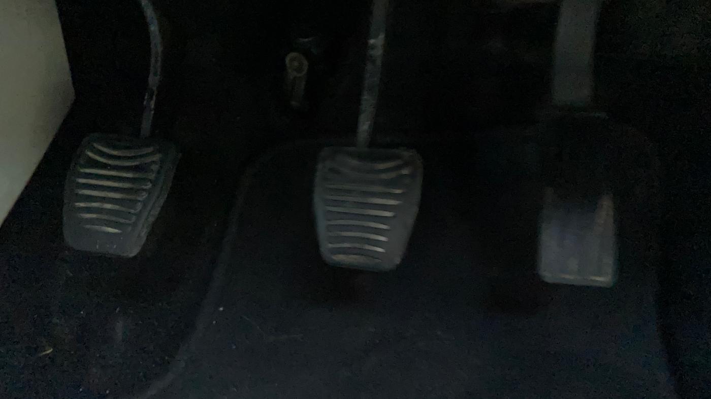 2019 Mahindra XUV300 W8 1.2 PETROL, Petrol, Manual, 80,467 km, Pedals