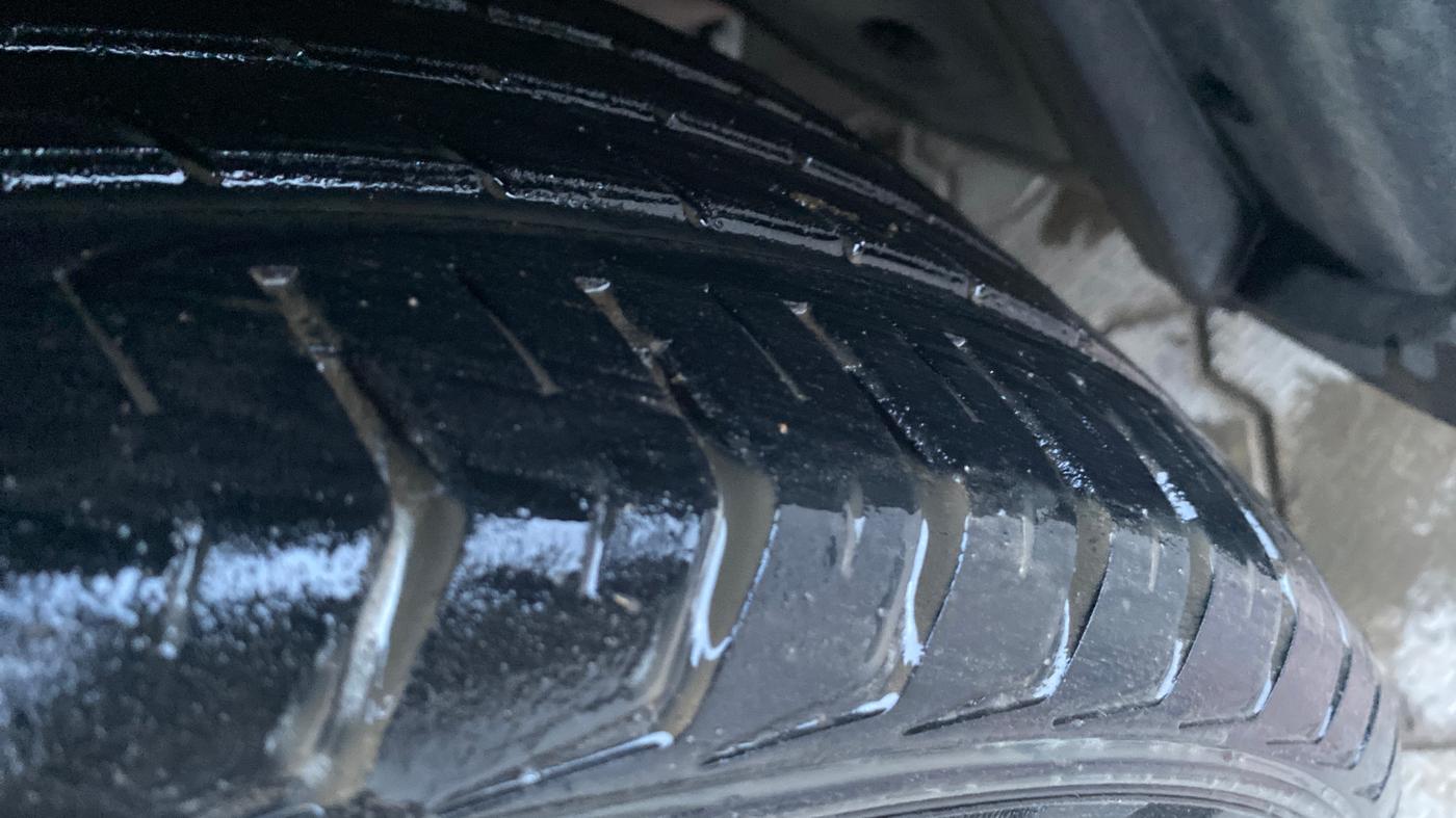 2019 Mahindra XUV300 W8 1.2 PETROL, Petrol, Manual, 80,467 km, Left Front Tyre Tread