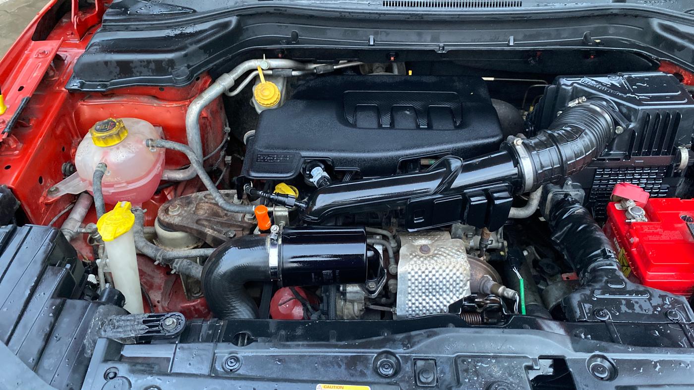 2019 Mahindra XUV300 W8 1.2 PETROL, Petrol, Manual, 80,467 km, Engine View - Right