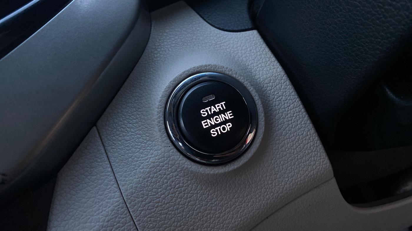 2019 Mahindra XUV300 W8 1.2 PETROL, Petrol, Manual, 80,467 km, Keyless Start/ Stop Button