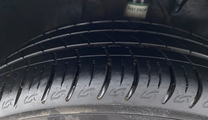 2022 Tata ALTROZ XM+ 1.2 RTN, Petrol, Manual, 5,169 km, Right Front Tyre Tread