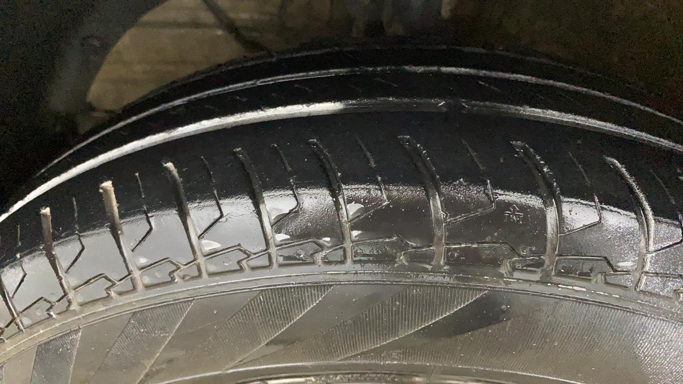 2022 Maruti Swift LXI, Petrol, Manual, 36,541 km, Left Front Tyre Tread