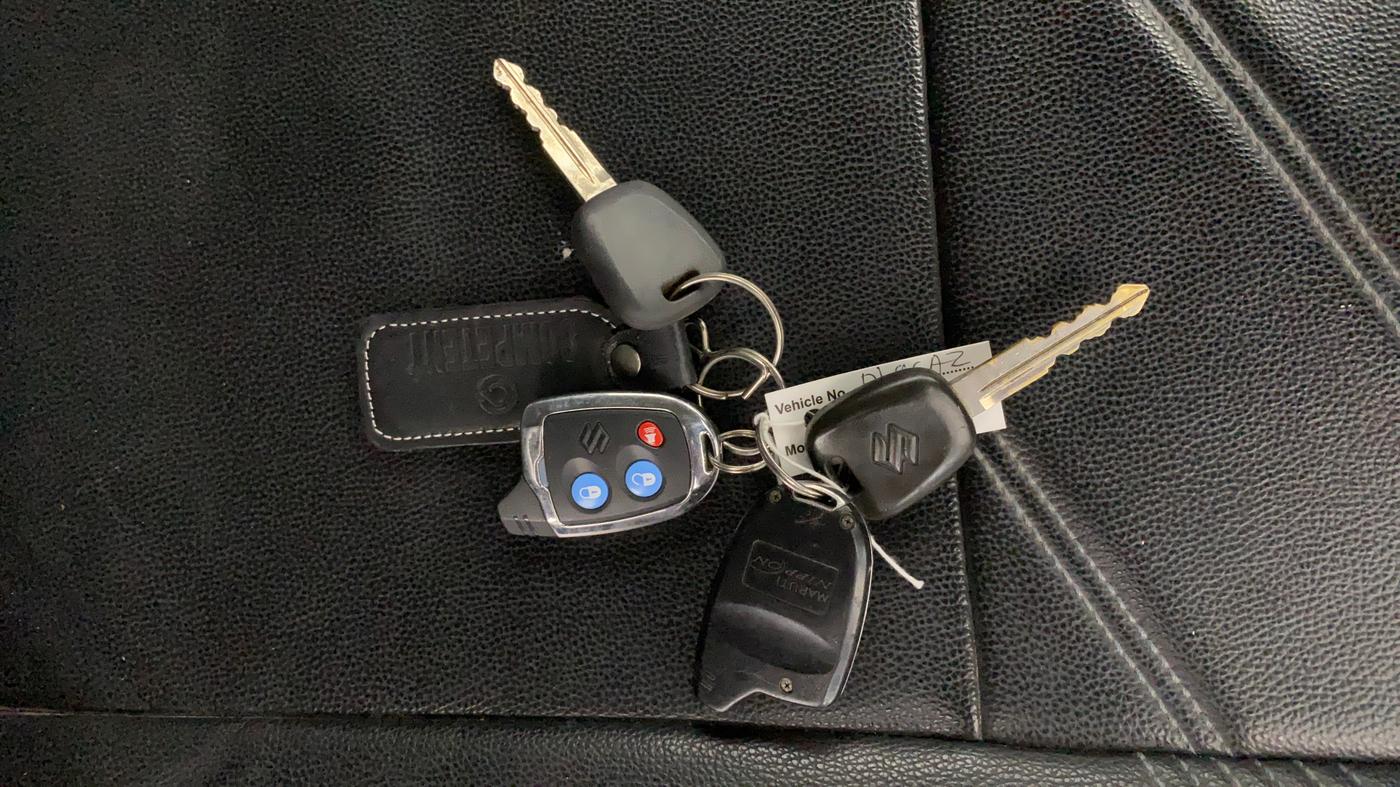 2022 Maruti Swift LXI, Petrol, Manual, 36,541 km, Key Close Up