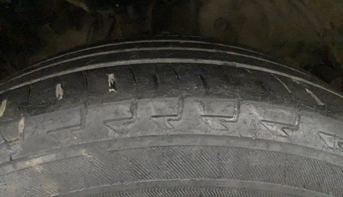 2017 Honda WR-V 1.2L I-VTEC VX MT, Petrol, Manual, 1,12,442 km, Right Front Tyre Tread