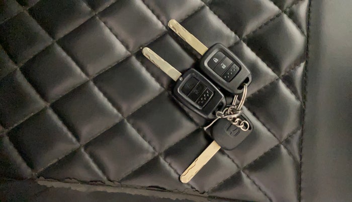 2017 Honda WR-V 1.2L I-VTEC VX MT, Petrol, Manual, 1,12,442 km, Key Close Up