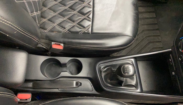 2023 Hyundai NEW I20 SPORTZ 1.2 MT, Petrol, Manual, 51,244 km, Gear Lever