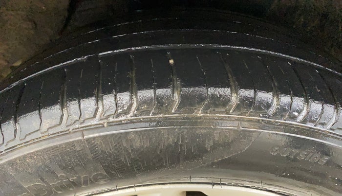 2017 Hyundai Creta SX PLUS 1.6 PETROL, Petrol, Manual, 1,08,218 km, Right Rear Tyre Tread