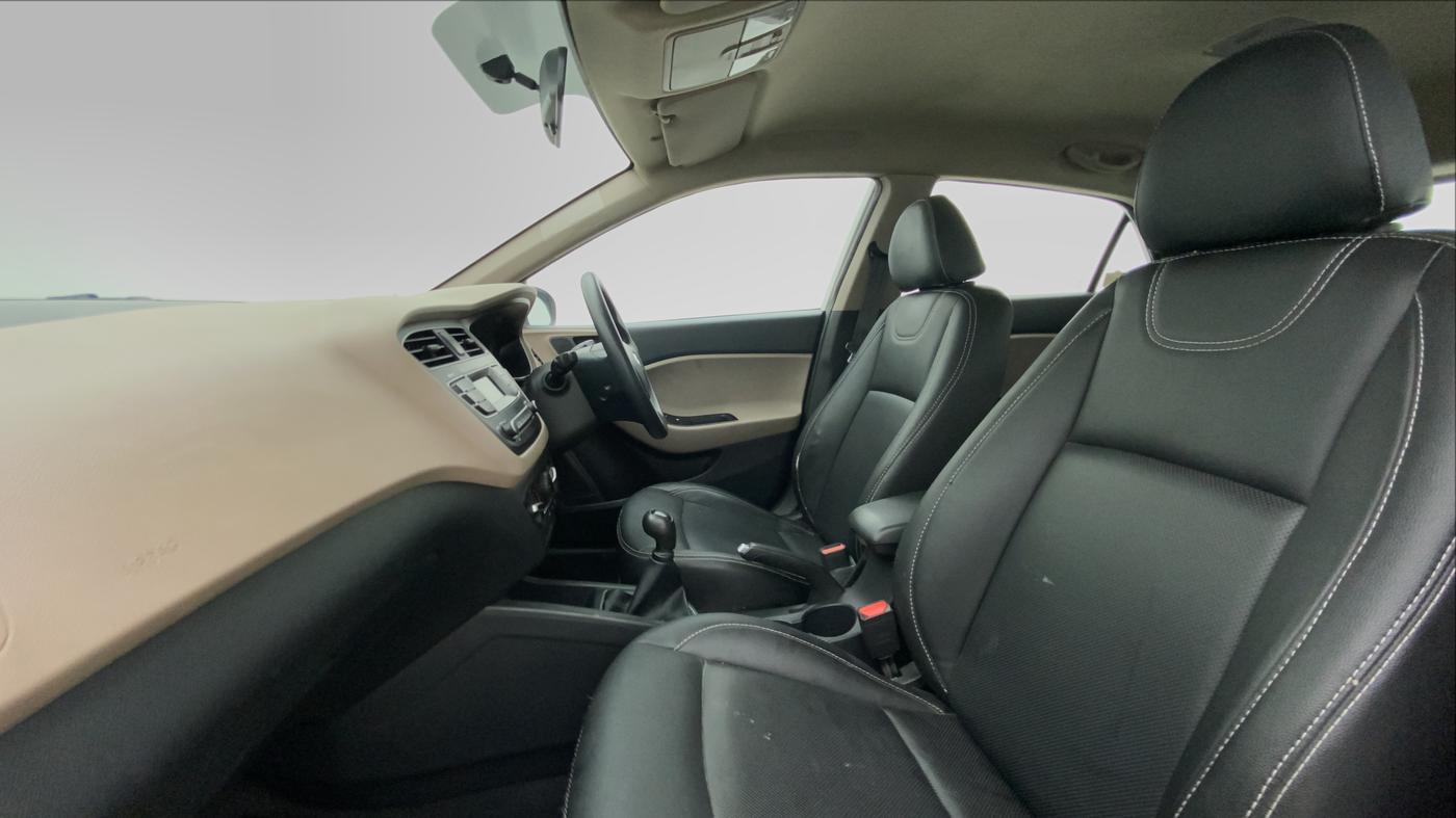 2018 Hyundai Elite i20 SPORTZ 1.2, Petrol, Manual, 52,575 km, Right Side Front Door Cabin