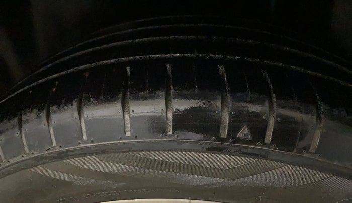 2019 Maruti Ciaz ALPHA 1.5 SHVS PETROL, Petrol, Manual, 56,320 km, Left Rear Tyre Tread