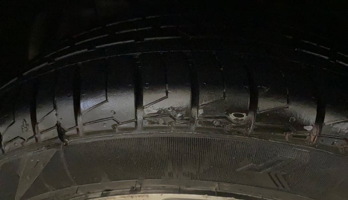 2019 Maruti Ciaz ALPHA 1.5 SHVS PETROL, Petrol, Manual, 56,320 km, Left Front Tyre Tread