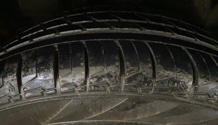 2019 Maruti Ciaz ALPHA 1.5 SHVS PETROL, Petrol, Manual, 56,320 km, Right Rear Tyre Tread