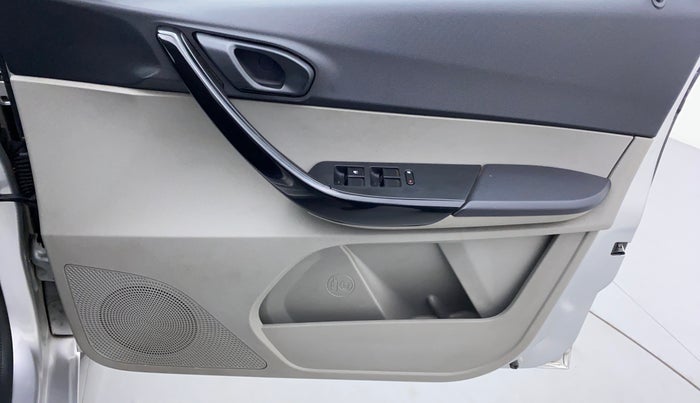2019 Tata Tiago XT 1.2 REVOTRON, Petrol, Manual, 37,473 km, Driver Side Door Panels Control