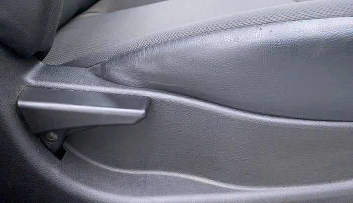 2019 Tata Tiago XT 1.2 REVOTRON, Petrol, Manual, 37,473 km, Driver Side Adjustment Panel