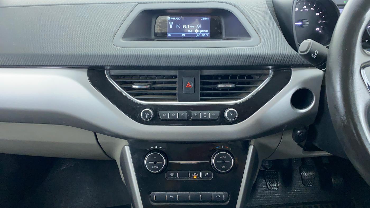 2018 Tata NEXON XT 1.2, Petrol, Manual, 27,669 km, Air Conditioner