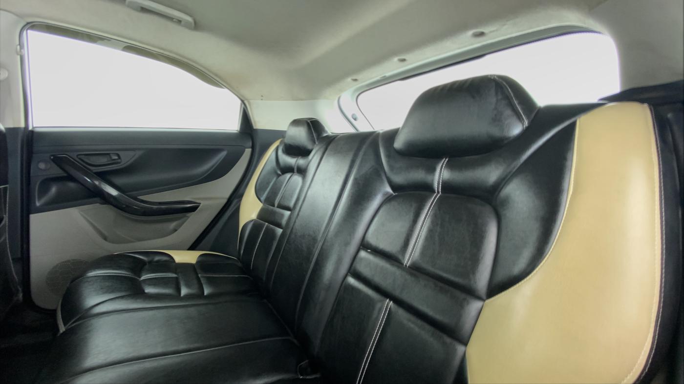 2018 Tata NEXON XT 1.2, Petrol, Manual, 27,669 km, Right Side Rear Door Cabin