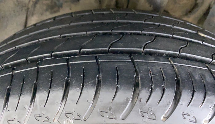 2018 Tata NEXON XT 1.2, Petrol, Manual, 27,669 km, Left Front Tyre Tread