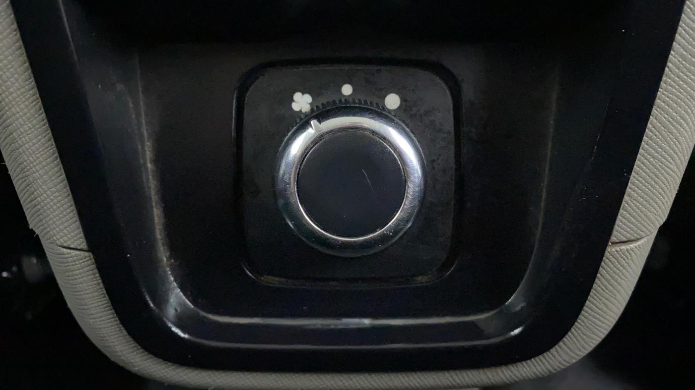 2018 Tata NEXON XT 1.2, Petrol, Manual, 27,669 km, Rear AC Temperature Control