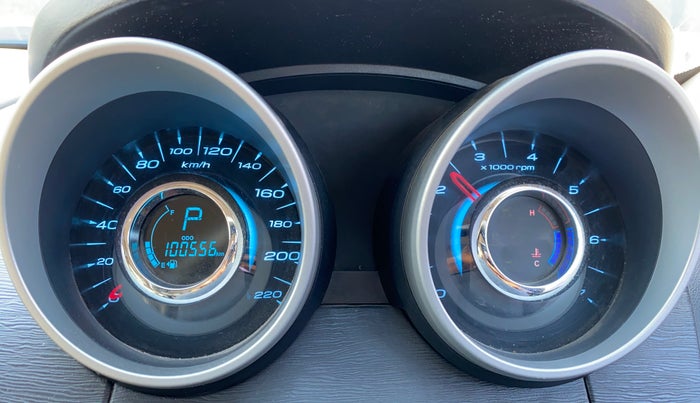 2016 Mahindra XUV500 W10 AT, Diesel, Automatic, 1,00,535 km, Odometer Image