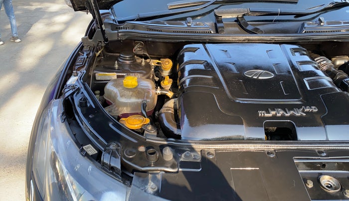 2016 Mahindra XUV500 W10 AT, Diesel, Automatic, 1,00,535 km, Engine View - Right