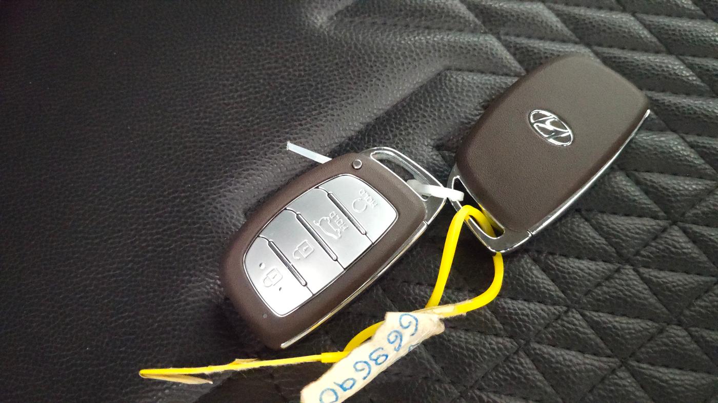 2024 Hyundai VENUE SX 1.5 CRDI, Diesel, Manual, 24,479 km, Key Close Up