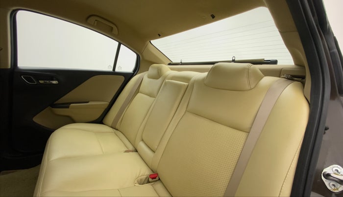 2020 Honda City V MT PETROL, Petrol, Manual, 25,148 km, Right Side Rear Door Cabin
