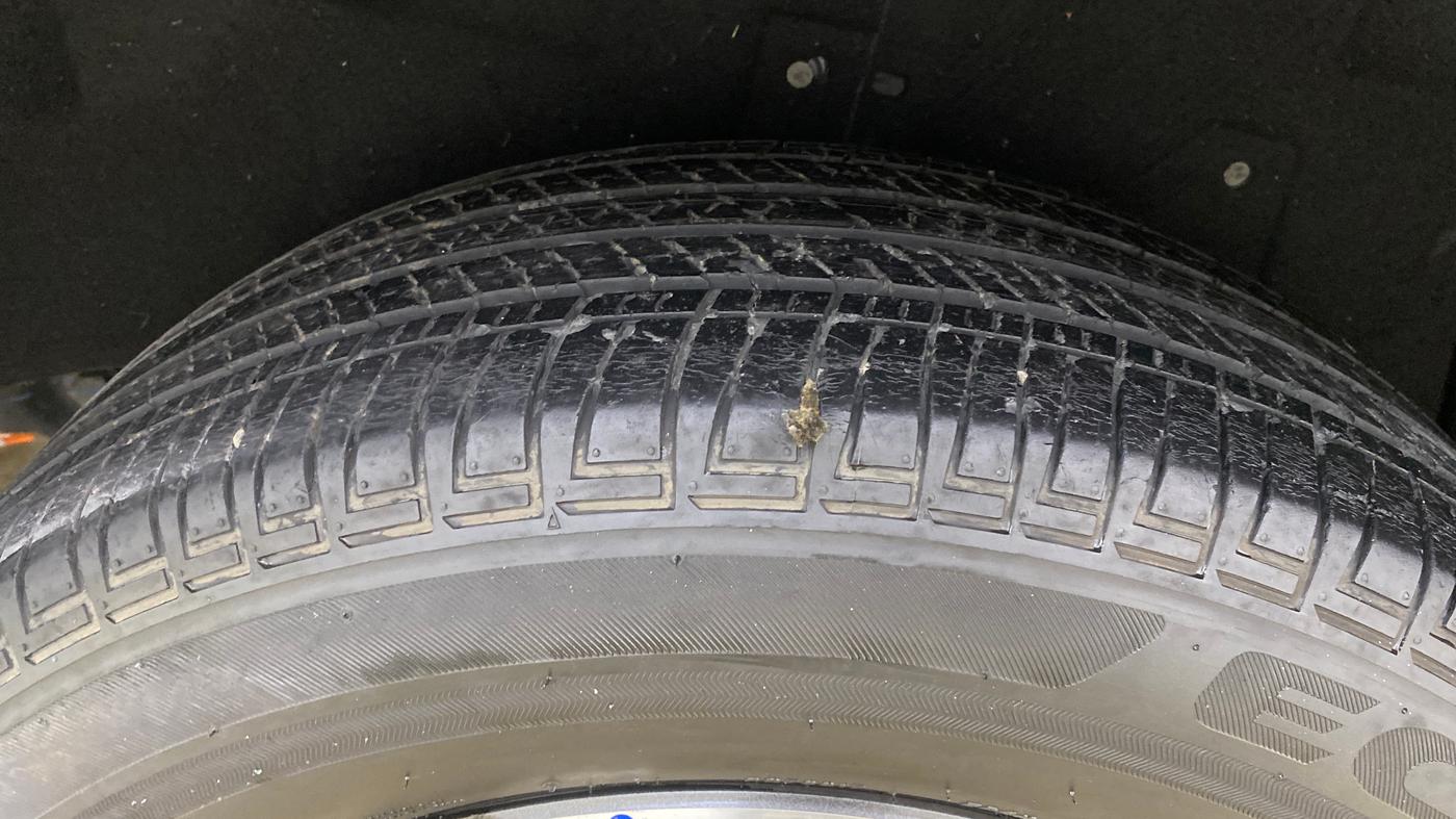 2023 Mahindra SCORPIO-N Z8 L PETROL MT 7 STR, Petrol, Manual, 20,542 km, Left Rear Tyre Tread