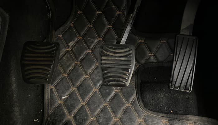 2023 Mahindra SCORPIO-N Z8 L PETROL MT 7 STR, Petrol, Manual, 20,542 km, Pedals