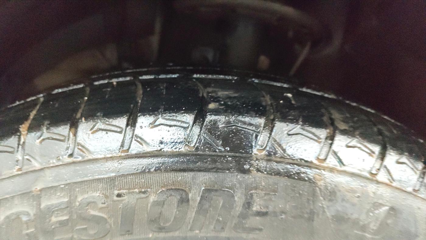 2020 Maruti XL6 ALPHA MT, Petrol, Manual, 1,07,011 km, Left Front Tyre Tread
