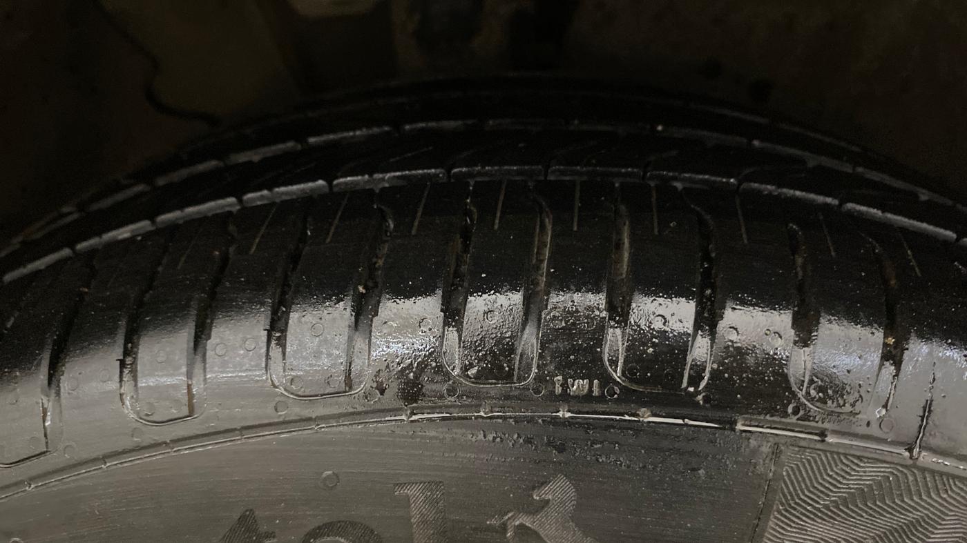 2014 Volkswagen Jetta HIGHLINE TDI AT, Diesel, Automatic, 94,473 km, Right Front Tyre Tread