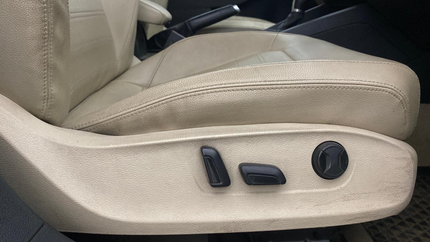 2014 Volkswagen Jetta HIGHLINE TDI AT, Diesel, Automatic, 94,473 km, Driver Side Adjustment Panel