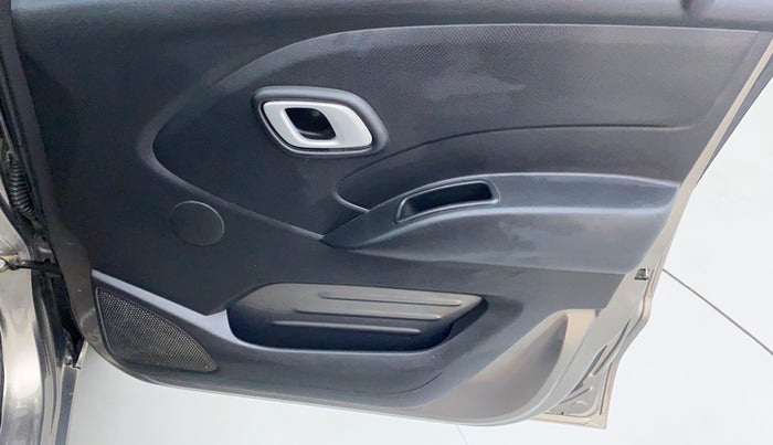 2018 Datsun Redi Go T (O), Petrol, Manual, 34,771 km, Driver Side Door Panels Control